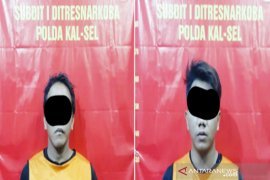 Ditresnarkoba Polda Kalsel ringkus dua pengedar sabu-sabu