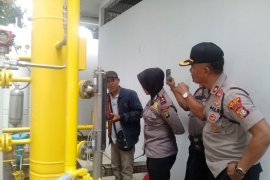 Warga Beji Depok heboh cium bau gas menyengat