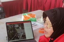 Di sela Rakernas PDIP, Risma awasi kantor dan pompa air di Surabaya