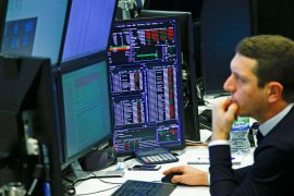 Saham Inggris berbalik menguat