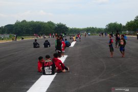 Pesawat NAM Air mendarat perdana di Bandara Ngloram Blora