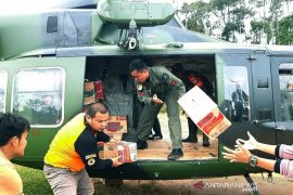 Bantuan logistik di Lebak gunakan helikopter
