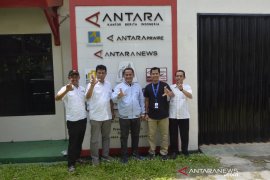 XL Axiata Tbk Kunjungi Antara Biro Lampung Page 2 Small