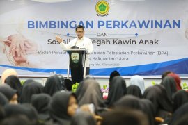 Gubernur ingatkan pentingnya  keluarga harmonis
