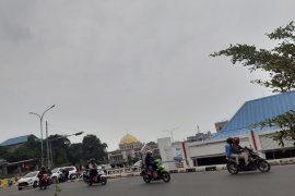 Kabut asap selimuti Batam, sumber belum diketahui