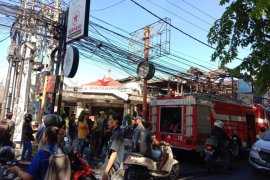 Polisi selidiki kasus kebakaran sebuah pasar swalayan di Kuta