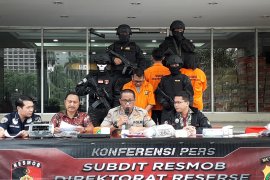 Polda Metro ringkus pembuat mata uang asing palsu