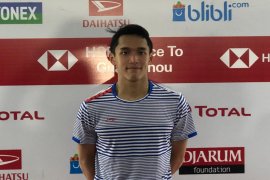 Dikalahkan Antonsen,   Jonatan terhenti di perempat final Indonesia Masters