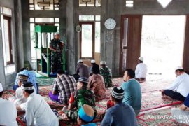 Babinsa Koramil 18/Pargarutan khatib Jumat di Masjid As Syuhur