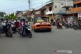 Ada mobil sport Lamborghini di Barabai, milik siapa?