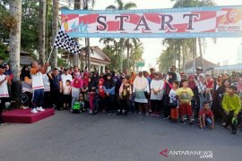 Ribuan warga meriahkan jalan santai Imigrasi Pangkalpinang