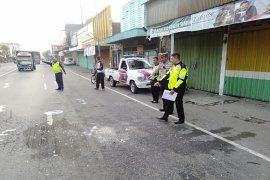 Tiga orang meninggal dalam tabrakan truk vs mobil di Jombang