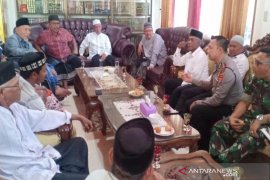 Muspika Langkahan silaturahmi dengan ulama karismatik Aceh