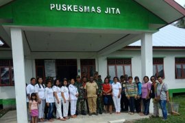 Babinsa Koramil Agimuga dan Puskesmas Jita penyuluhan HIV/AIDS