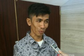Putra Pinrang menerbangkan pesawat bermodal keuletan