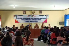 Ratusan guru kontrak daerah Bengkayang uji kompetensi