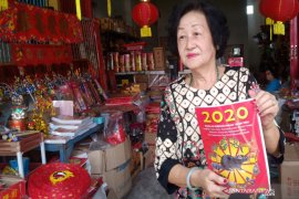 Pernak-pernik Imlek di Banjarmasin masih sepi pembeli