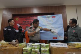 Police thwart 70 kg crystal meth smuggling