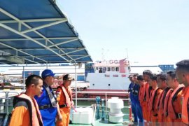 BPBD Pulau Taliabu bantu pulangkan korban kecelakaan KM Risfin Pratama