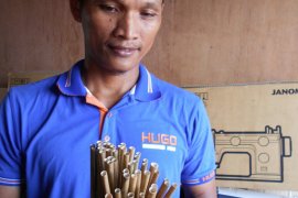 Perajin Amuntai produksi sedotan non plastik penuhi permintaan Belanda
