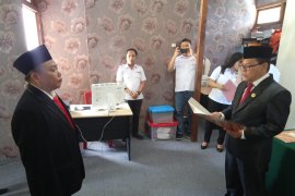Bawaslu Manado lantik anggota Panwascam Singkil pengganti yang mundur