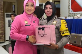 Bripka Irni Yusnita Bhabinkamtibmas terbaik Polda Gorontalo