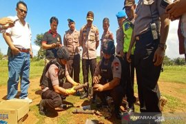 Polisi amankan benda diduga bom rakitan dekat SPBU