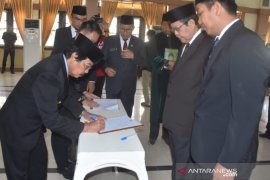 Wagub Abdul Fatah lantik pengurus Dewan Pendidikan Babel