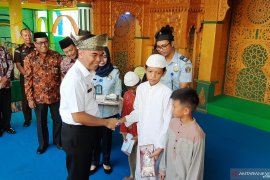 Kanwil Kemenkumham Kepri adakan sunatan  massal