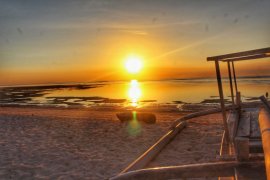 Menggenggam Surga kecil di Pantai Jelenga Sumbawa Barat