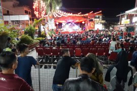 Ribuan warga ramaikan malam  tahun baru Imlek di Tanjungpinang