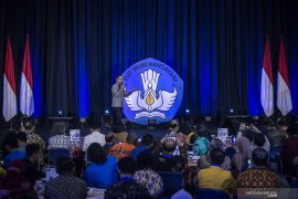 Mendikbud ingatkan Perguruan Tinggi harus terus berbenah