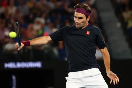 Federer tantang penggemar lakukan "volley challenge"