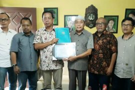 HPN 2020, PWI Jatim serahkan tali asih kepada wartawan senior