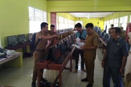 230 unit komputer disediakan untuk SKD 13.431 peserta CPNS di Limapuluh Kota
