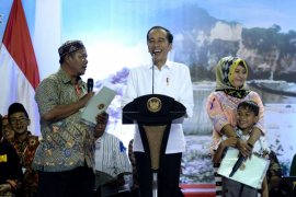 Presiden serahkan dua ribuan sertifikat tanah di Jawa Timur