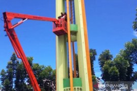 Diduga depresi, seorang siswi di Agam mencoba melompat dari menara masjid