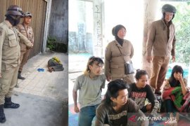 Satpol PP Tanjungbalai amankan anak punk dan gelandangan