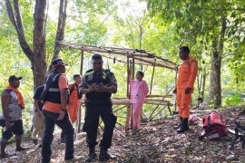 Tim SAR Ternate  cari seorang warga hilang di hutan