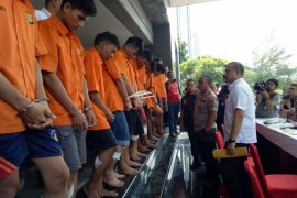 Geng Lampung jual hasil curian di  media sosial