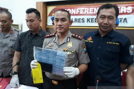 Polisi Kediri ungkap ASN pesan obat mengandung psikotropika dari India