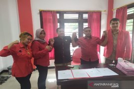 Dua pasangan calon kandidat Pilkada Pekalongan teken pakta integritas