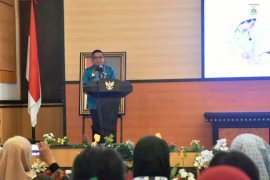 Disnaker Sulbar gelar seminar "Caregiver" untuk lahirkan perawat profesional