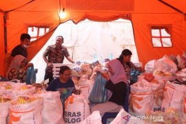 Hari ini Bupati Tapteng serahkan 2.565 paket Sembako di Barus