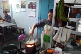 Perjalanan bisnis "Bakmi Pak Min" dan Wan King