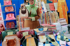 Hanya tamat SMA, tas Nita kini jadi genggaman sosialita