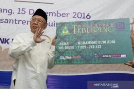 Obituari - Gus Sholah, NU dan "standarisasi" pendidikan pesantren