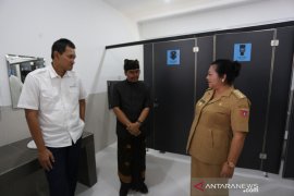AP I dukung kenyamanan Pura Besakih-Karangasem dengan "public restroom"
