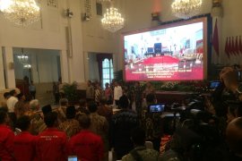 Presiden Jokowi ancam copot jabatan TNI/Polri jika ada kasus karhutla