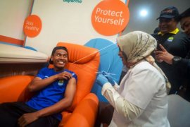 Pemberian Vaksin Influenza Pemain Persib  Bandung Page 1 Small